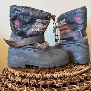 Big girl size 2 fleece lined snow boots with drawstring and Velcro